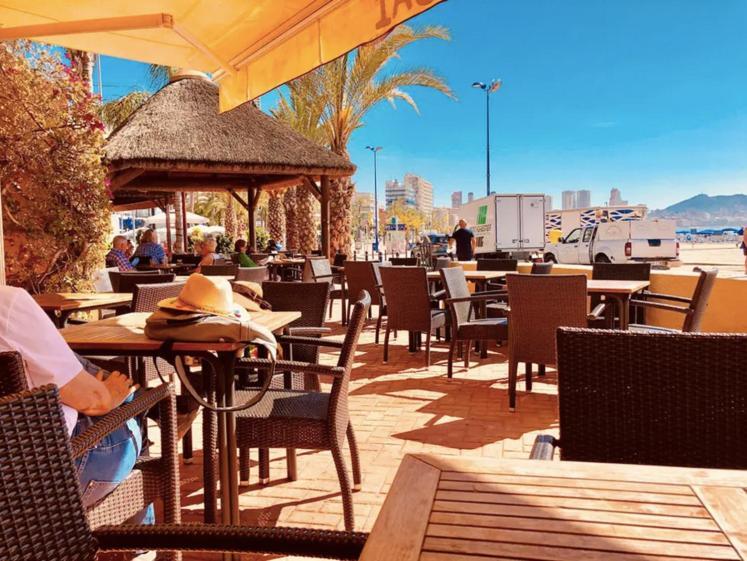 Luxurioeses Apartment In Benidorm Mit Pool מראה חיצוני תמונה